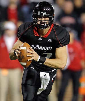 QB Zach Collars will be under center as Cincinnati hopes to stay perfect