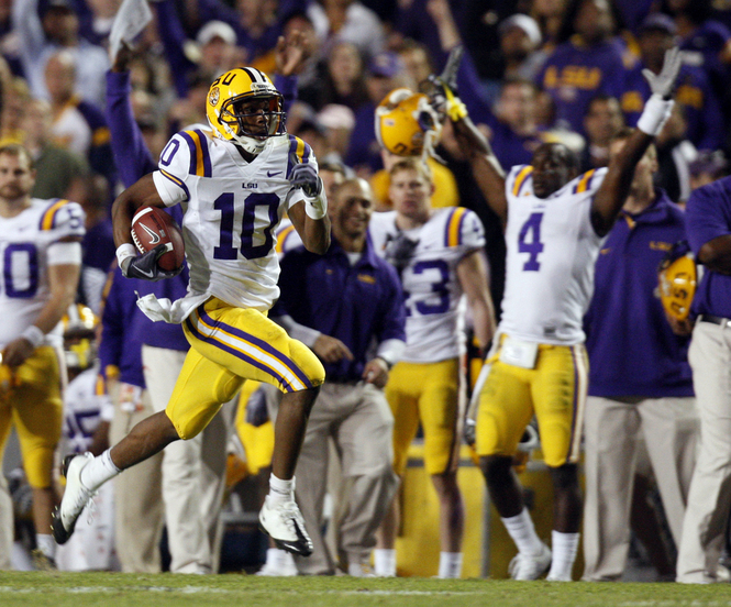 LSU’s Shepard moves to WR