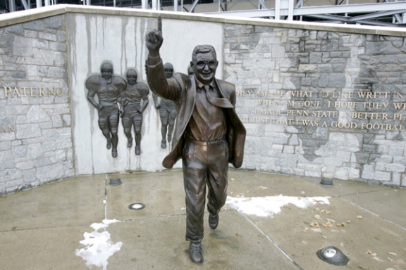 Penn State to remove famed Joe Paterno statue?